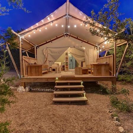 ホテル 12 Fires Luxury Glamping With Heating #5 ジョンソンシティ エクステリア 写真