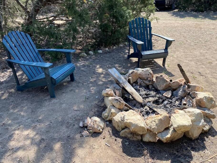 ホテル 12 Fires Luxury Glamping With Heating #5 ジョンソンシティ エクステリア 写真