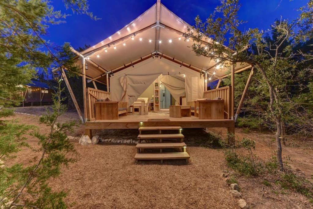 ホテル 12 Fires Luxury Glamping With Heating #5 ジョンソンシティ エクステリア 写真