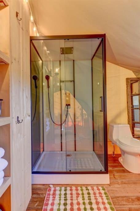 ホテル 12 Fires Luxury Glamping With Heating #5 ジョンソンシティ エクステリア 写真
