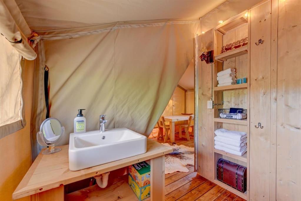 ホテル 12 Fires Luxury Glamping With Heating #5 ジョンソンシティ エクステリア 写真