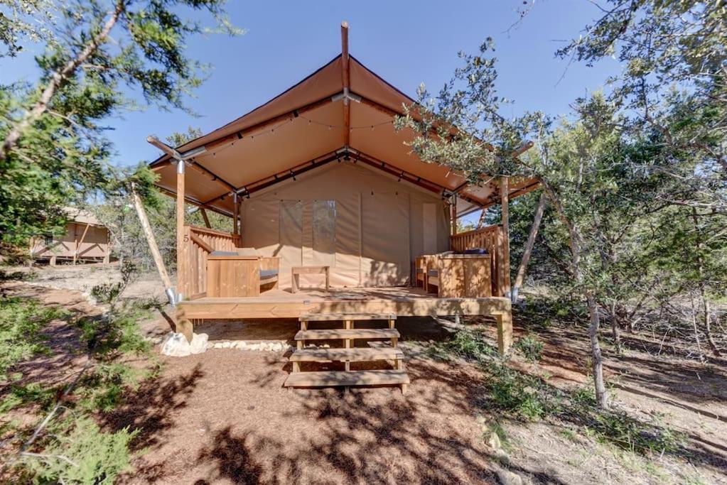 ホテル 12 Fires Luxury Glamping With Heating #5 ジョンソンシティ エクステリア 写真